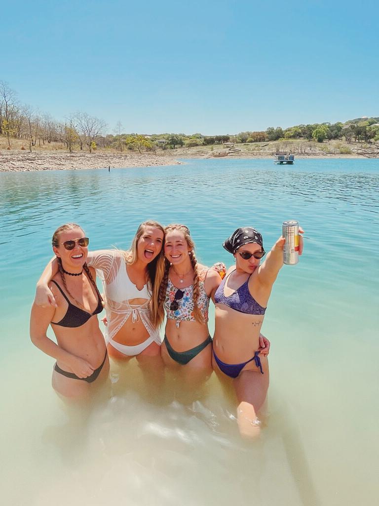 Plausch: April 2021 4 Freundinnen genießen die Zeit in Texas