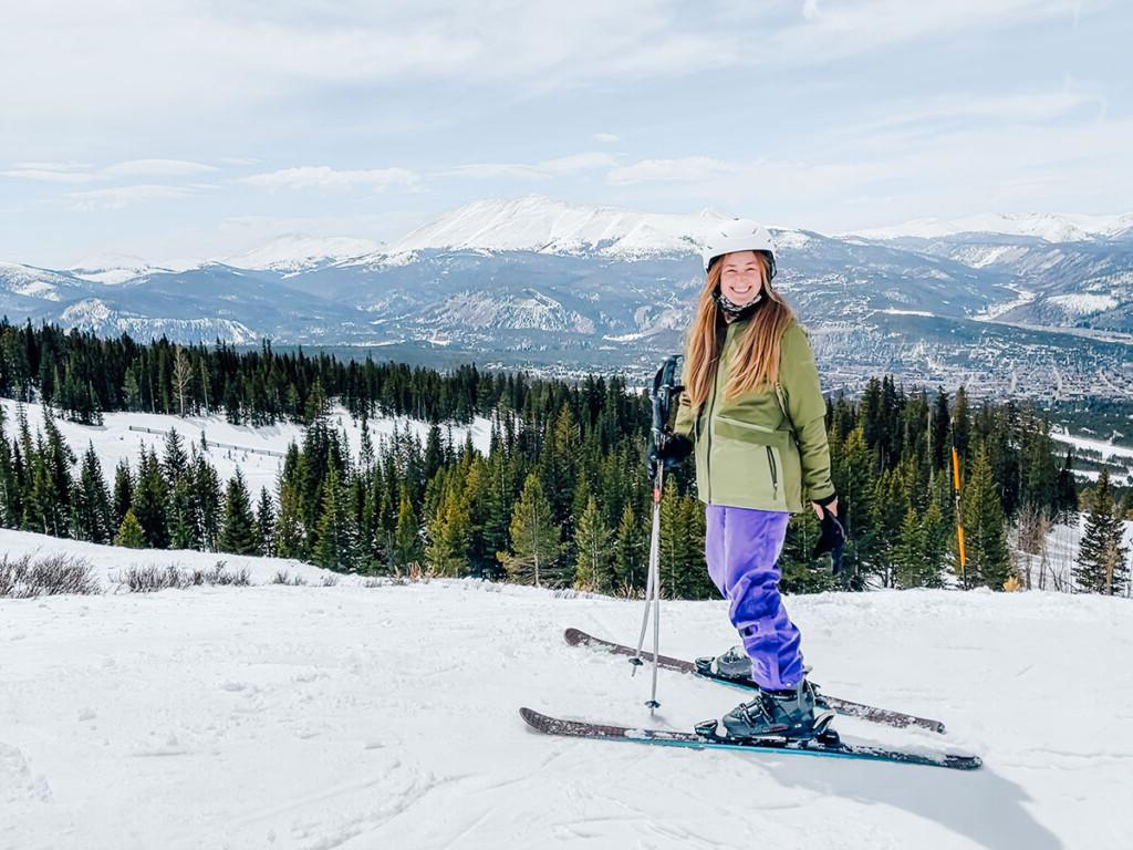Plausch: April 2021 7 Skifahrer auf der Piste in Colorado