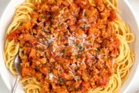 Hearty Chicken Bolognese Pasta