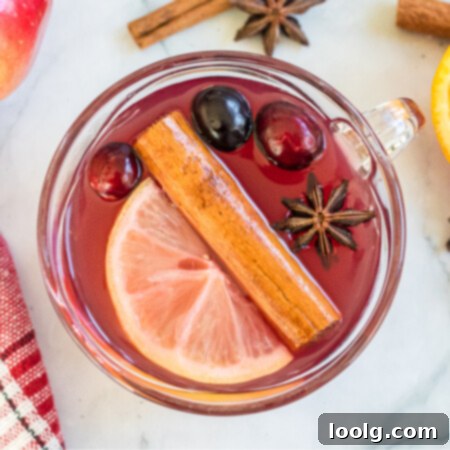 Alcoholic wassail in glass