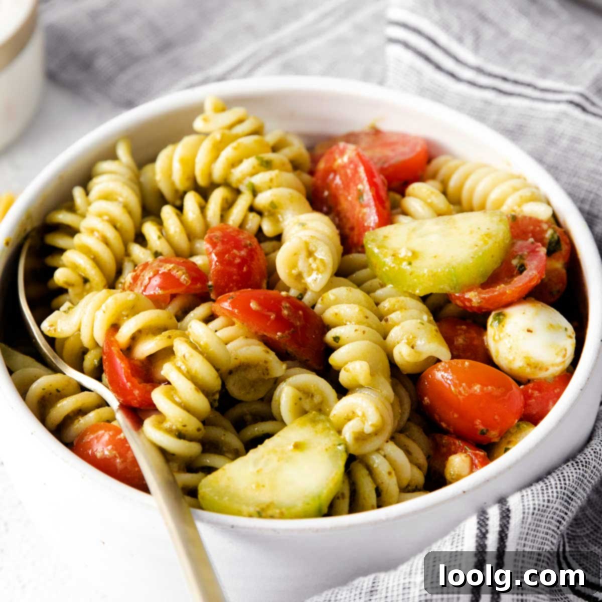 Refreshing Summer Pesto Pasta Salad 12 featured 127162