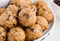 No-Bake Peanut Butter Oatmeal Energy Bites